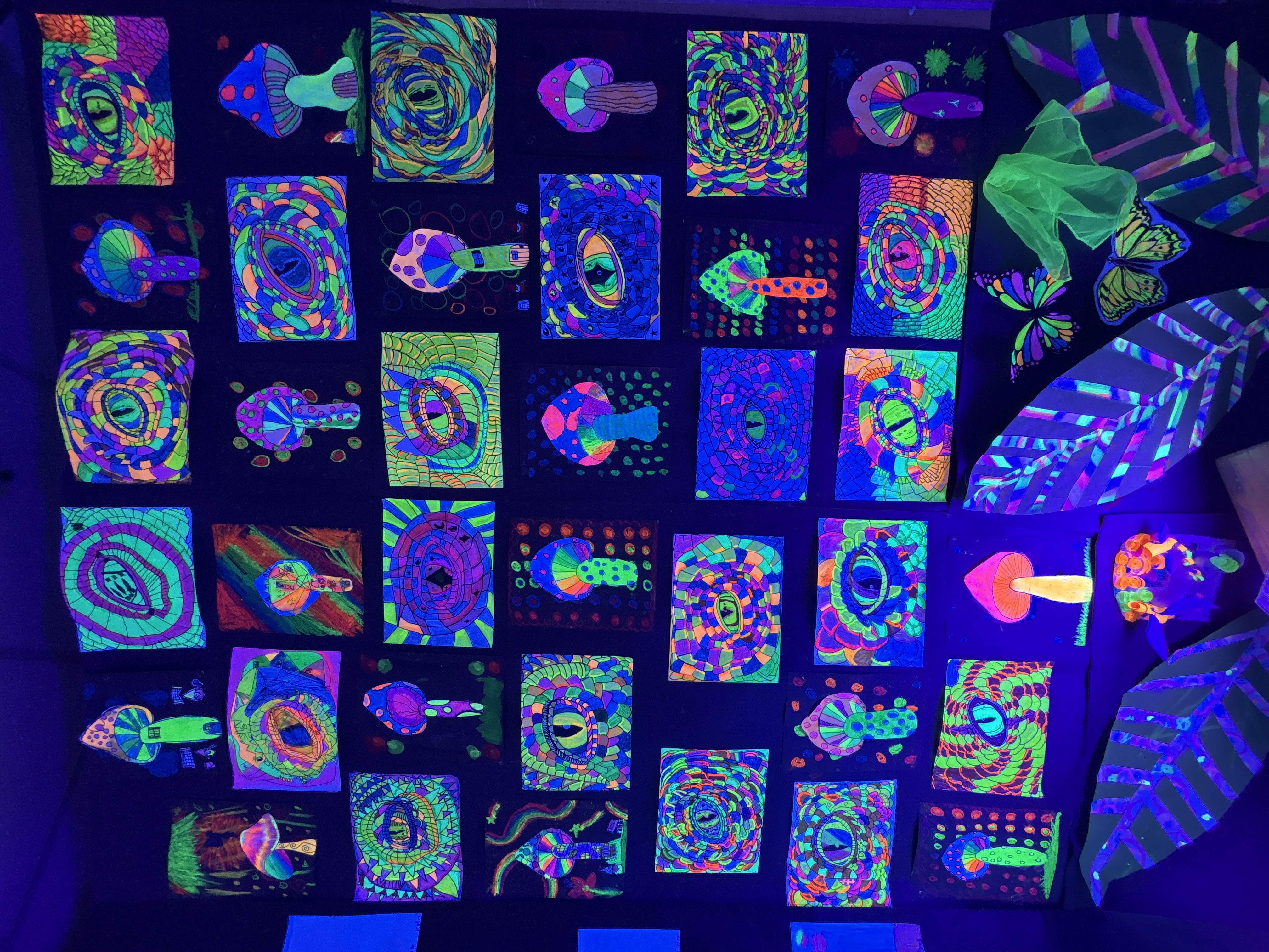 Glow Gallery - HPE-2